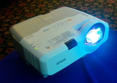 接棒上海商教巡展 愛普生交互式短焦投影機發布會在上海隆重舉行